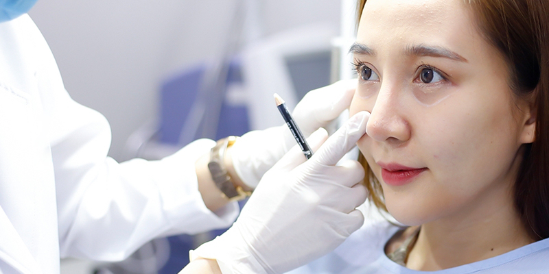Transconjunctival Blepharoplasty: What Does It Do and Will the Fat Come Back? 5 Transconjunctival Blepharoplasty Recovery Time