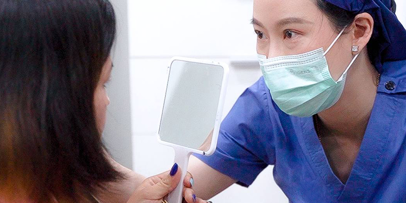 Droopy Eyelid: Causes, How to Fix It, and Surgery Cost in Vietnam 2026 3 droopy eyelid cost