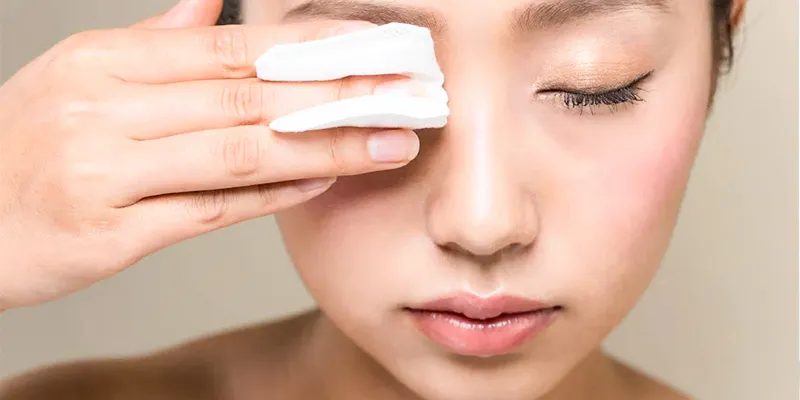 Cách làm da trắng cho người thường xuyên trang điểm