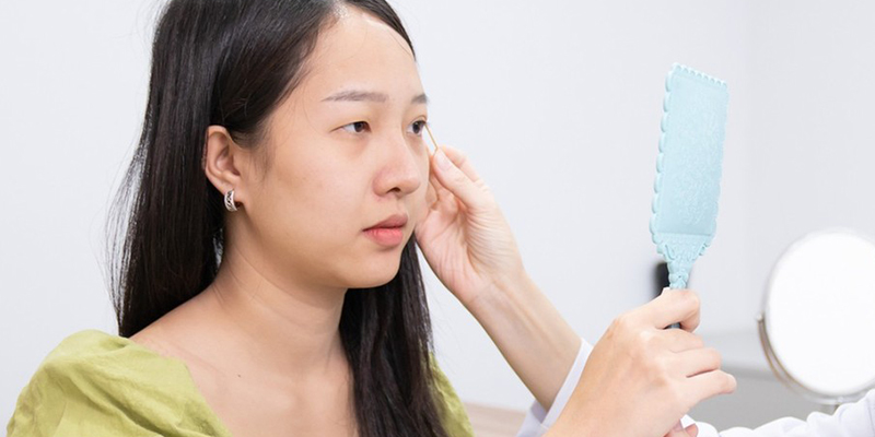 Tổng hợp các cách làm giảm mỡ mí mắt trên tại nhà và spa 5 cách làm giảm mỡ mí mắt trên