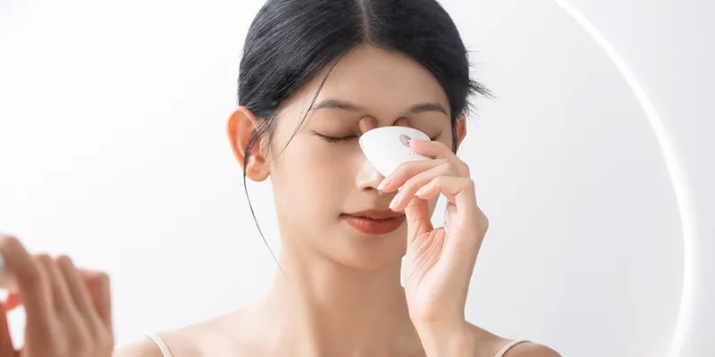 Điểm tên các cách làm mũi thon và cao tại nhà cùng những lưu ý để tránh làm mũi to ra 2 cách làm mũi thon và cao