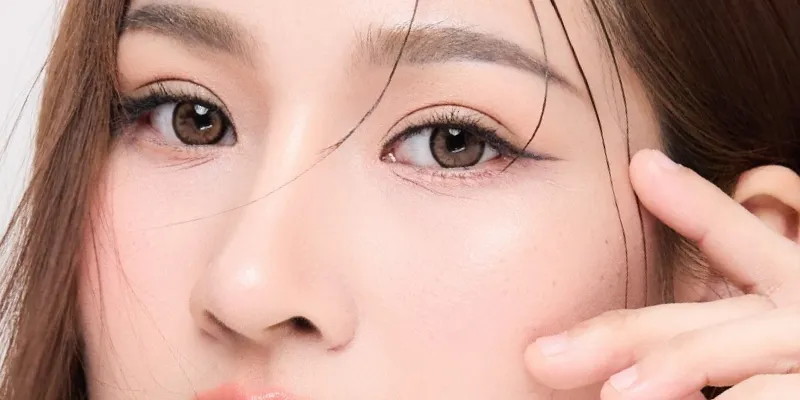 Bóc mỡ mắt có nguy hiểm không? 1 bóc mỡ mắt có nguy hiểm không