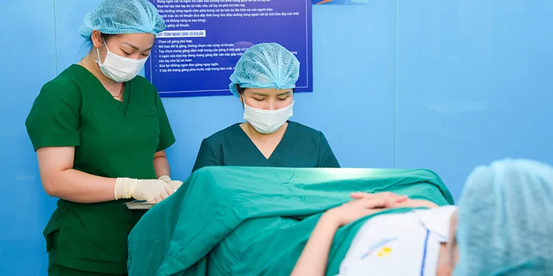 Cách làm trẻ hóa cô bé: hướng dẫn đầy đủ các cách tại nhà và tại viện thẩm mỹ 3 Cách làm trẻ hóa cô bé