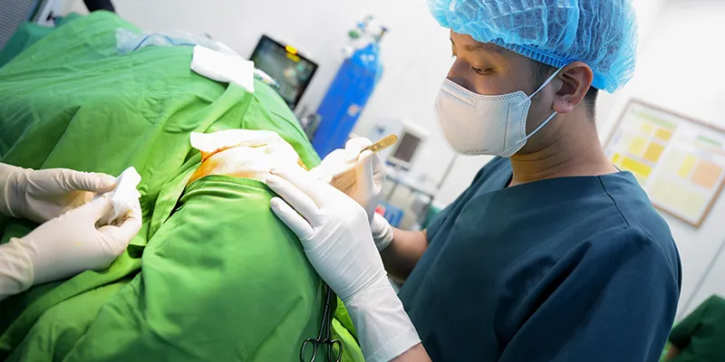 Phẫu thuật mở góc mắt là gì? Giá bao nhiêu? Phù hợp cho ai? Ở đâu tốt? 4 Phẫu thuật mở góc mắt