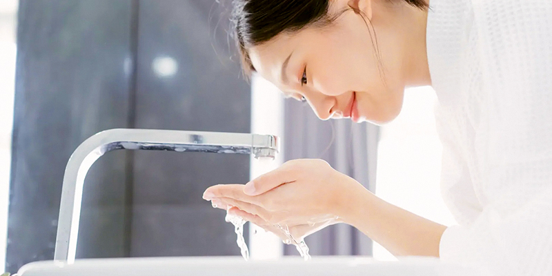 Cách làm đẹp da mặt sau sinh: nên làm gì và kiêng gì theo từng giai đoạn trong 12 tháng đầu để da hồi sức 2 cách làm đẹp da mặt sau sinh