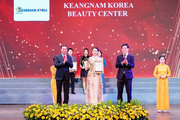 Keangnam Korea tự hào nhận Cúp Vàng Top 5 Thương Hiệu Uy Tín Chất Lượng Quốc Gia